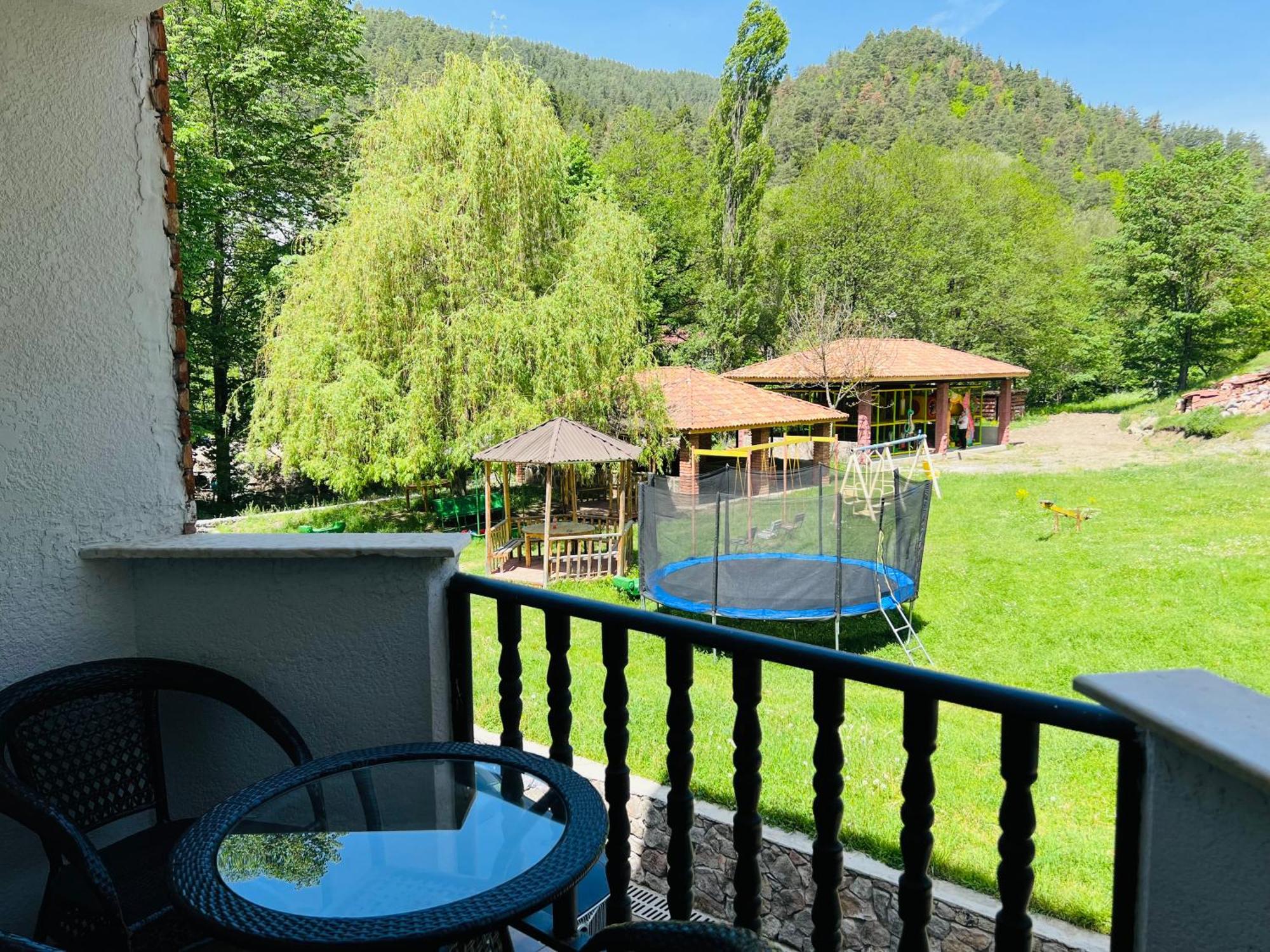 Hotel Iveria Abastumani Exterior foto
